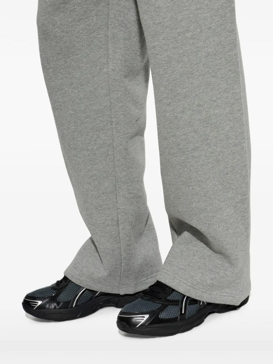Black shoes, front view