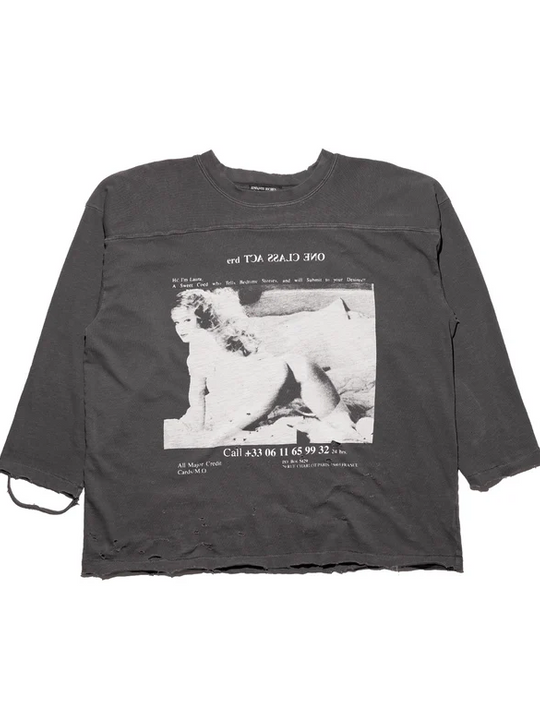 Grey shirt, front view