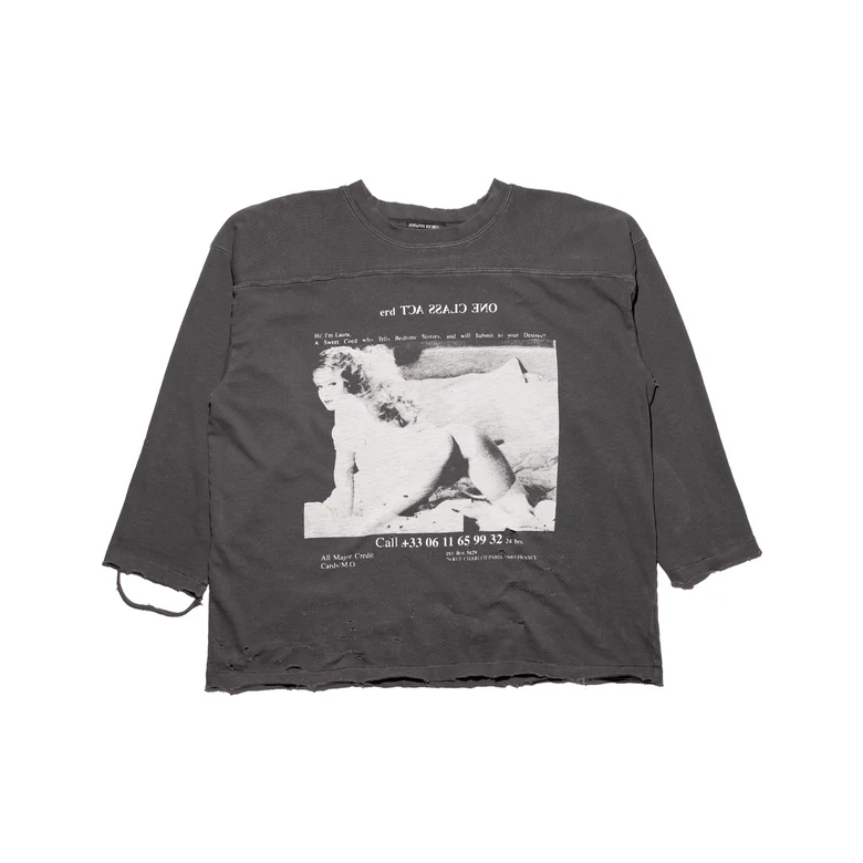 Grey shirt, front view