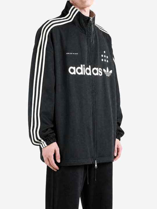 Black jacket, front view