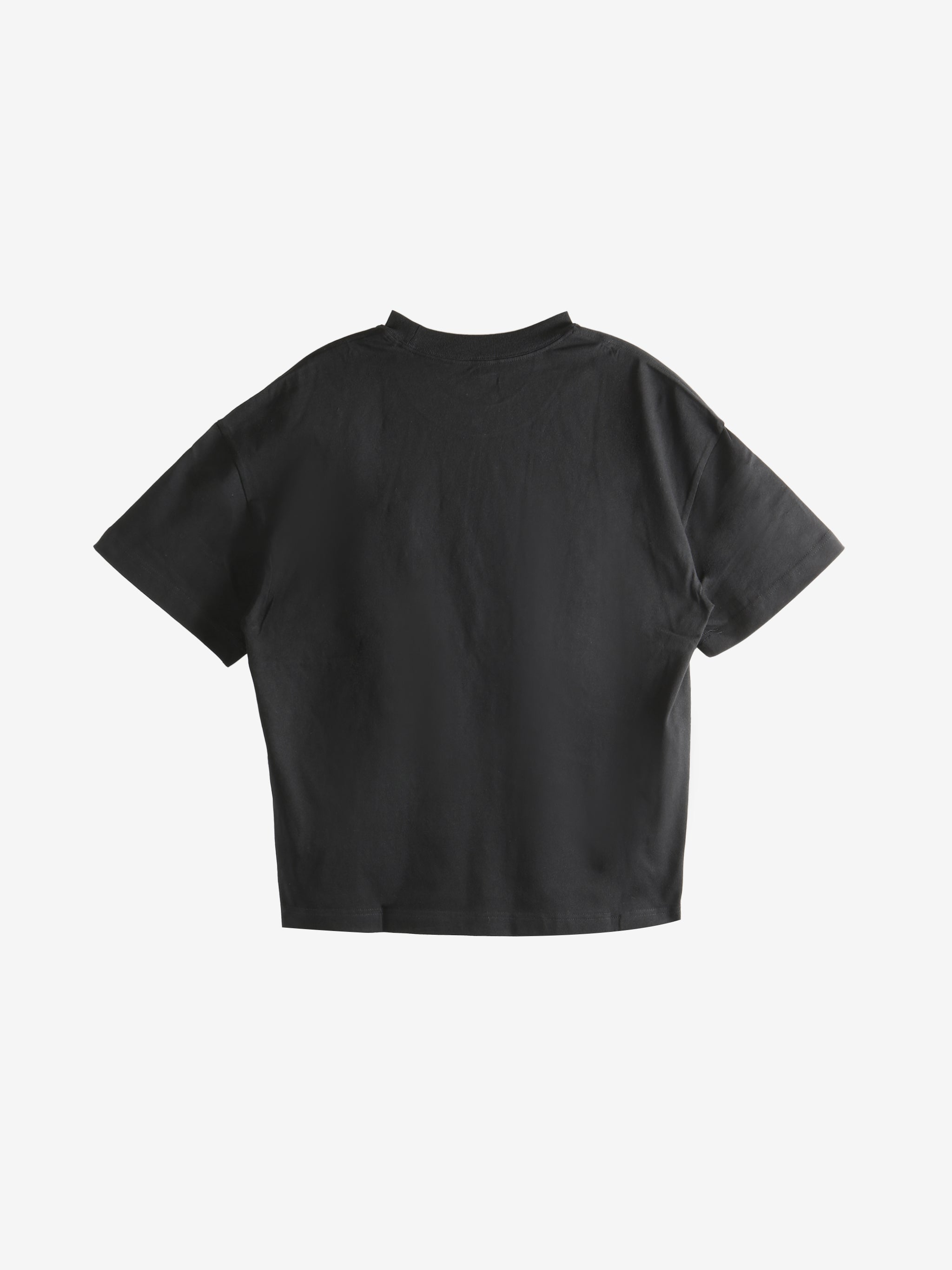 Black shirt,back view