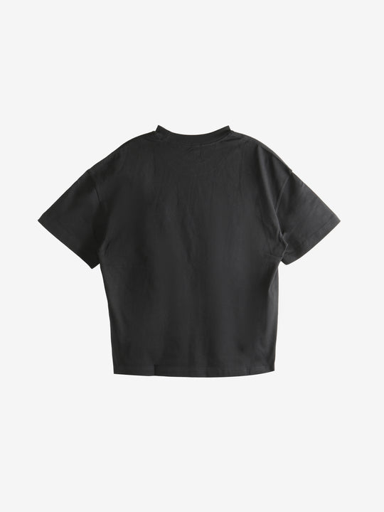 Black shirt,back view