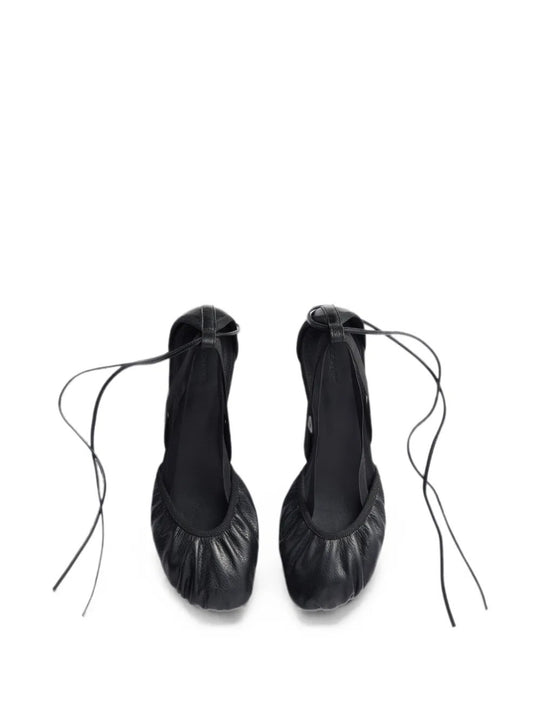 Black shoes, front view