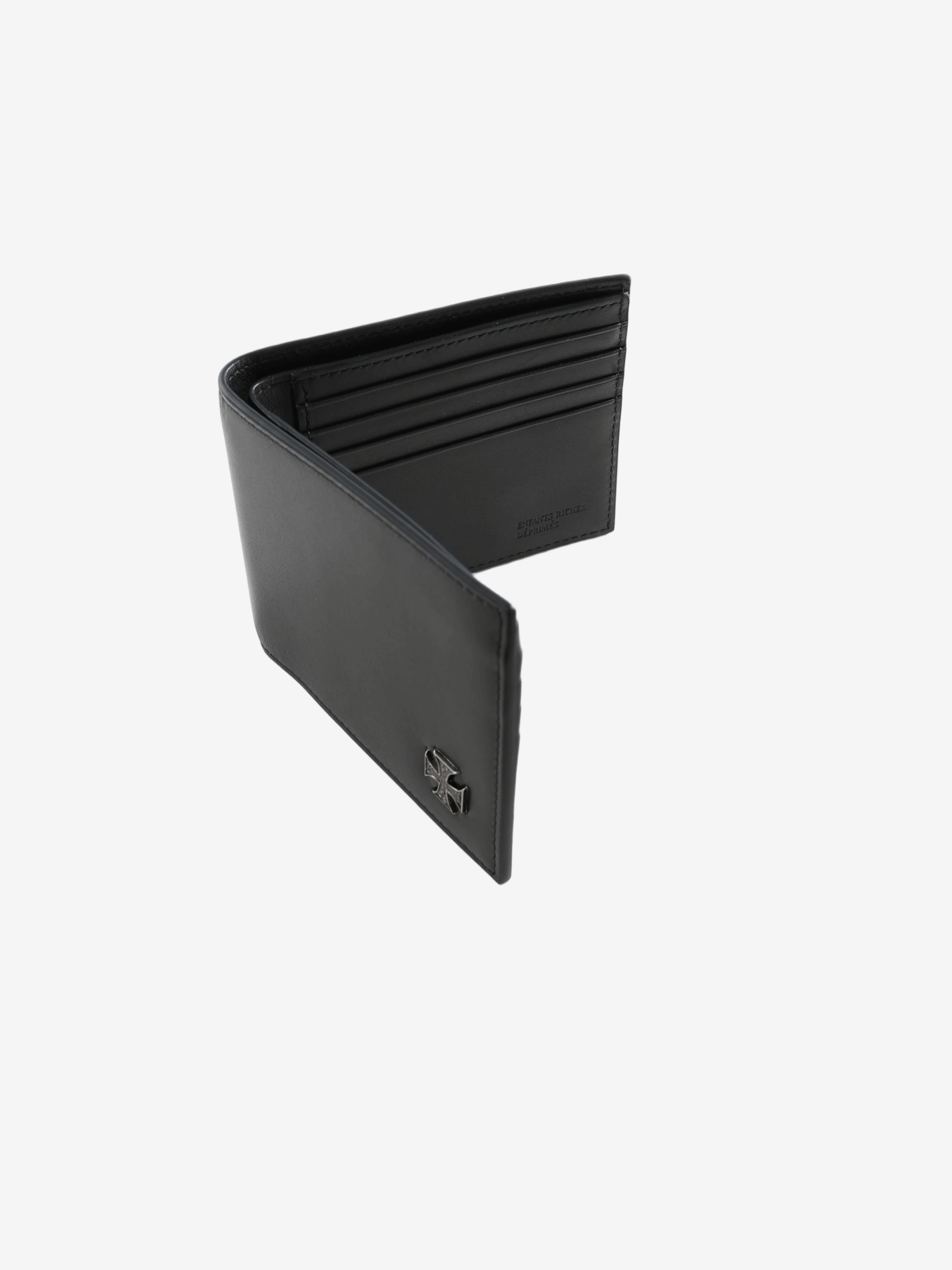 Black accessories, front view