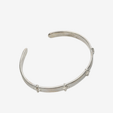 Grey accessories, front view