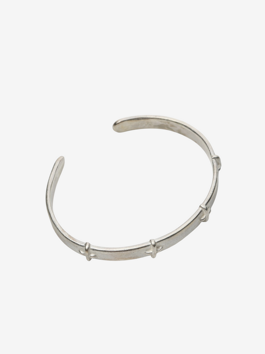 Grey accessories, front view
