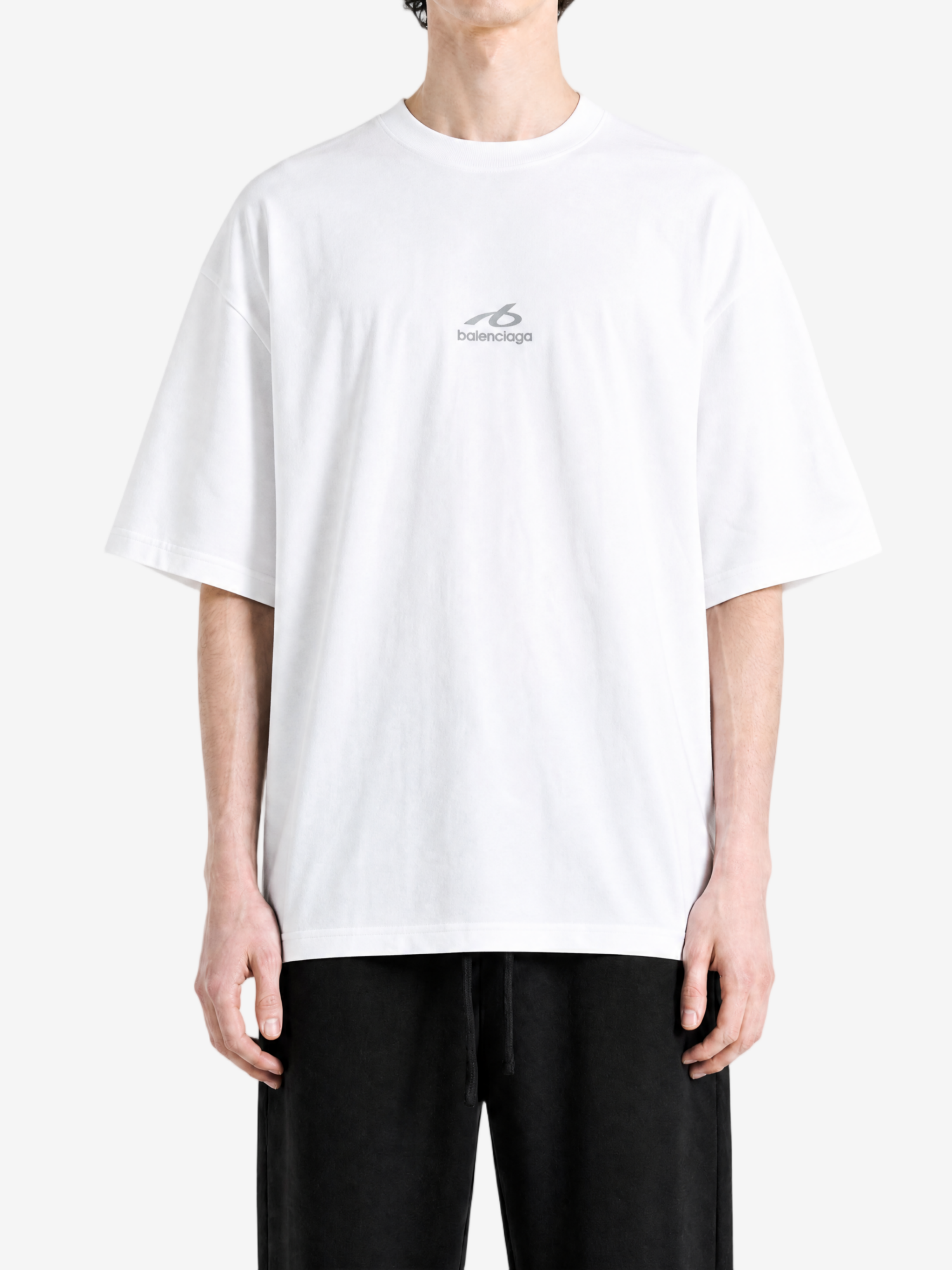 White t-shirt, full body view
