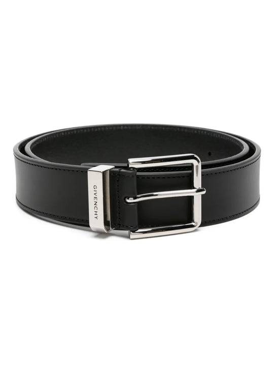 Black accessories, front view