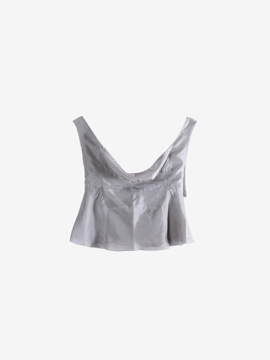 Grey top, front view