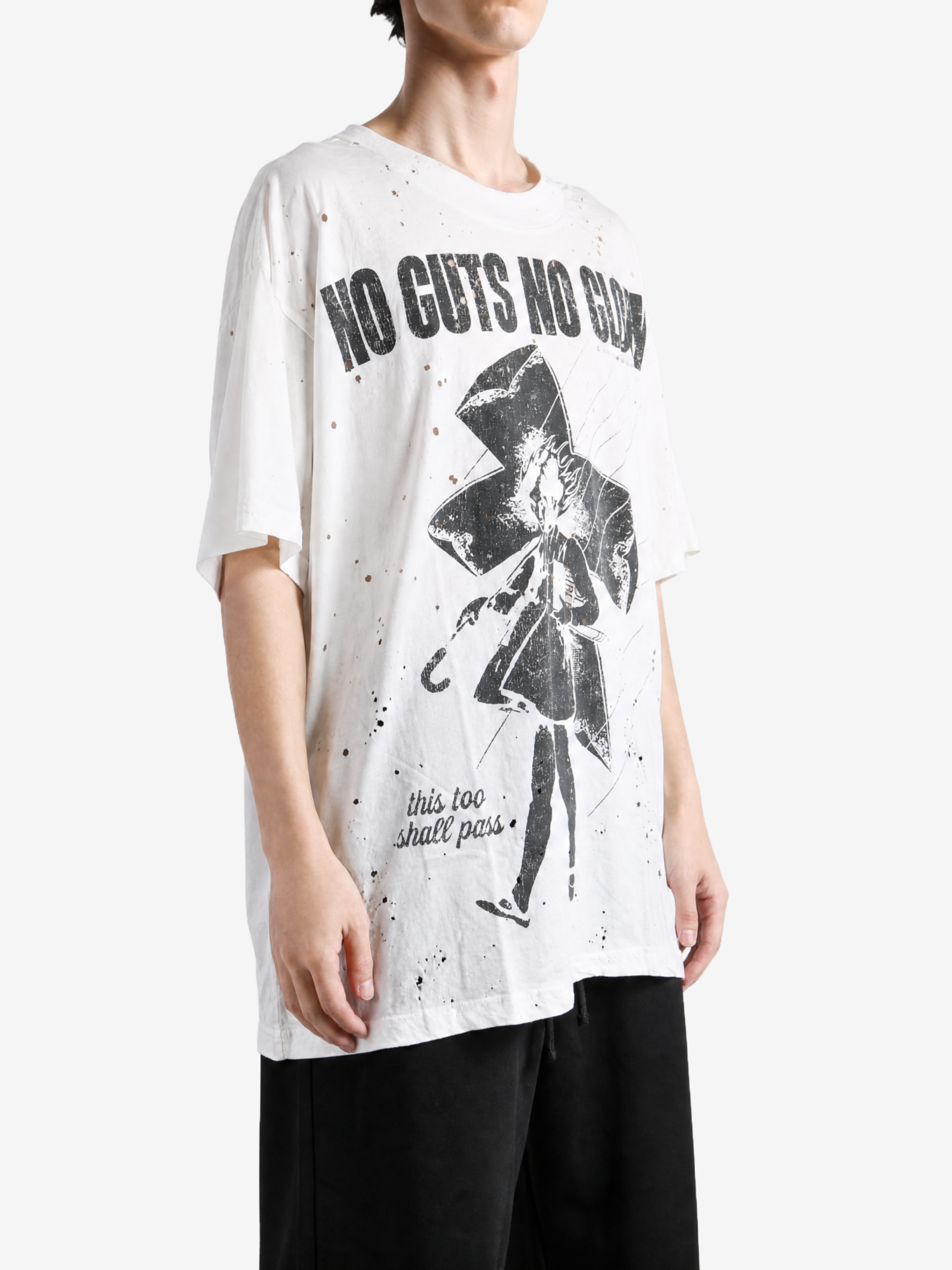 White t-shirt, full body view