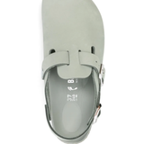 Green sandals,front view