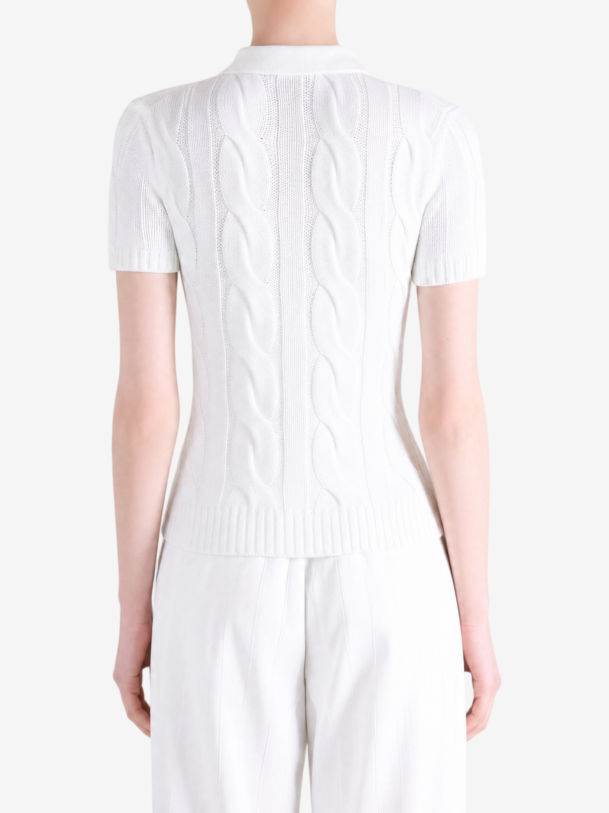 White t-shirt, full body view