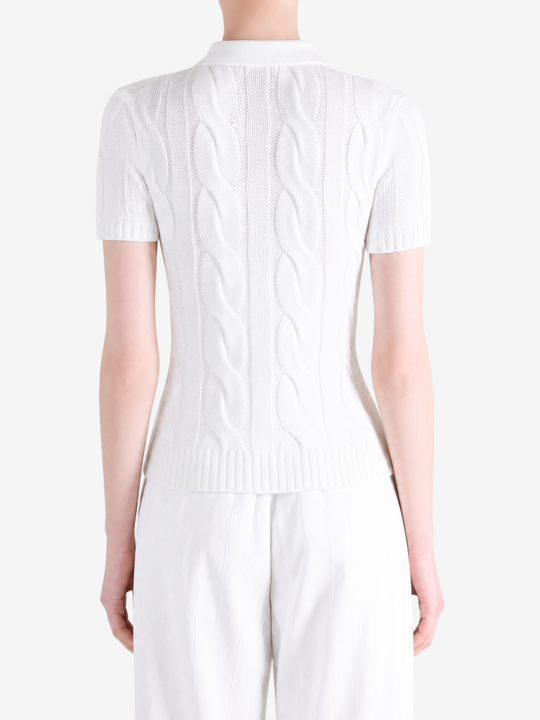 White t-shirt, full body view