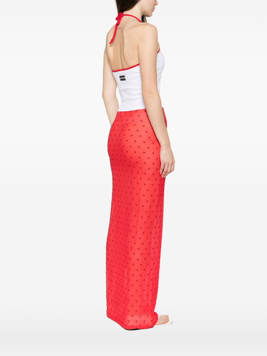White top, full body iew