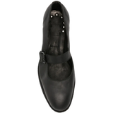 Black shoes, front view