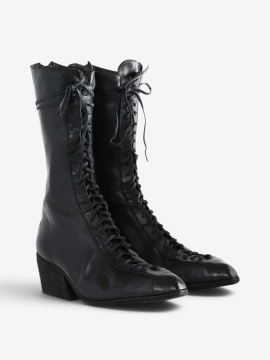 Black boots, front view