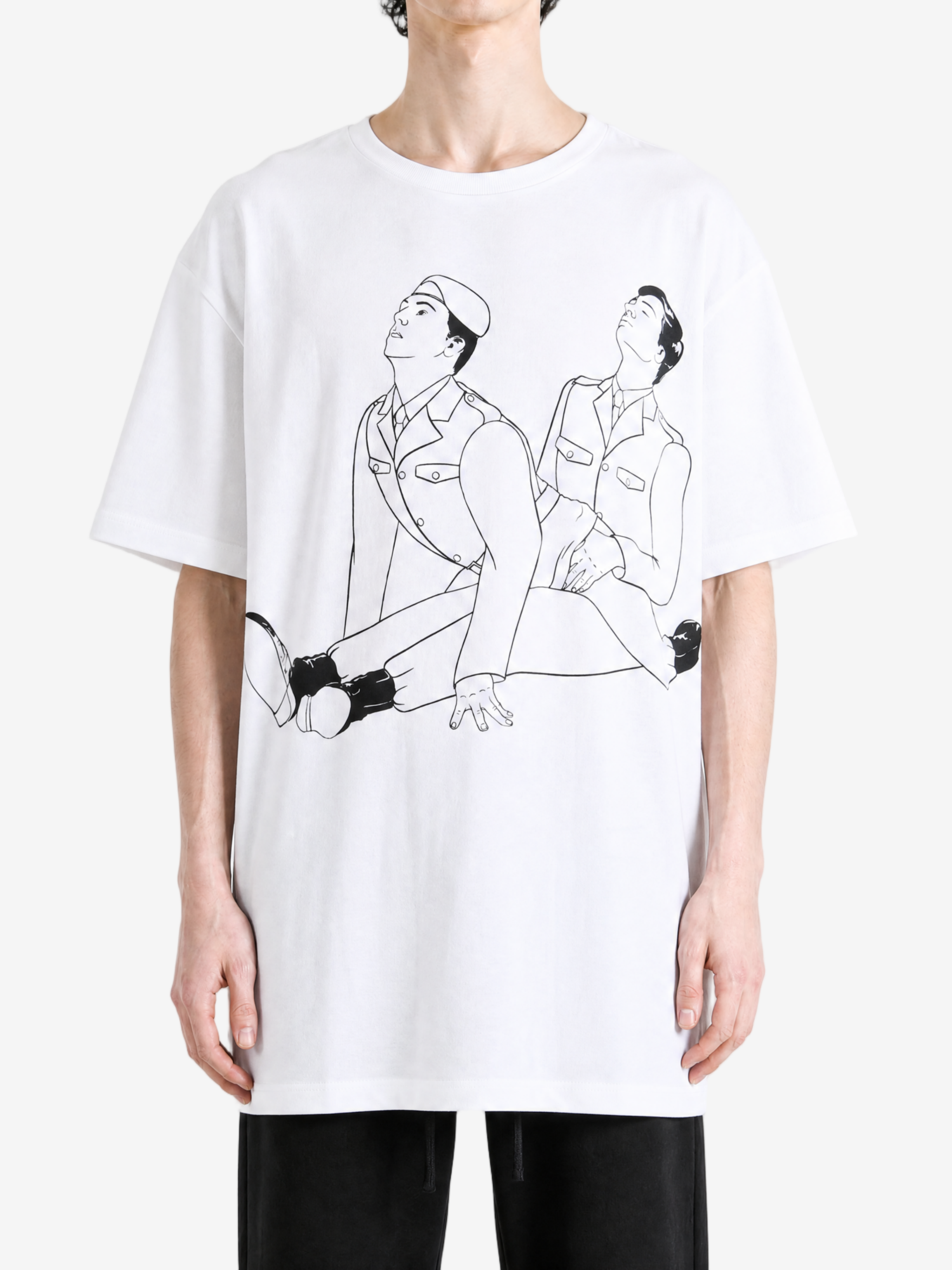 White t-shirt, full body view