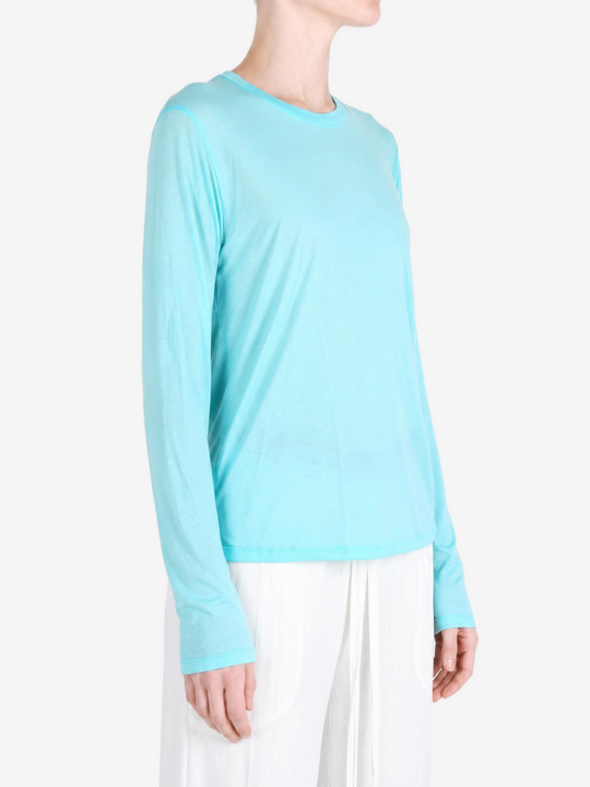 Green t-shirt, full body view
