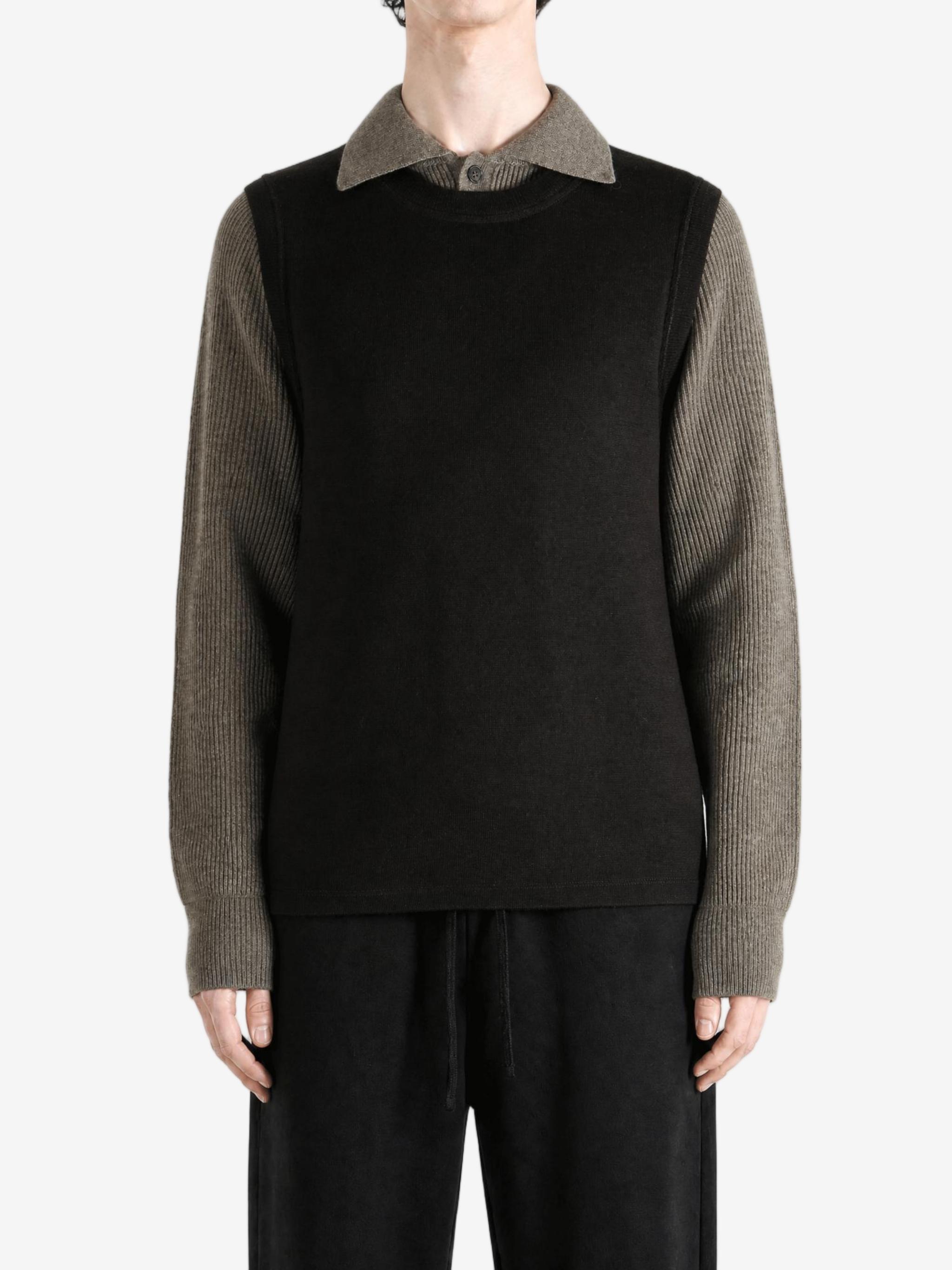 Brown t-shirt, full body view