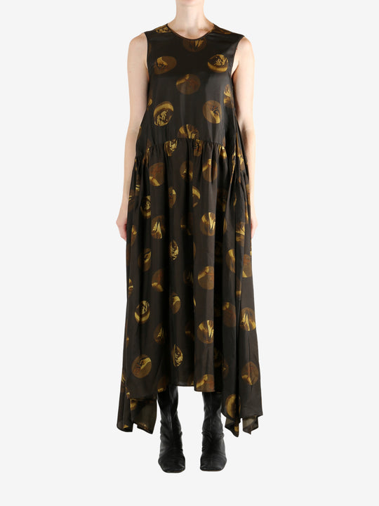 Brown dress, full body view