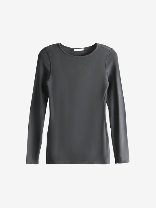 Grey shirt, front view