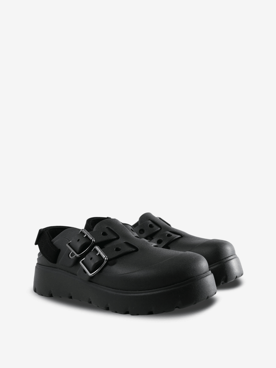 Black shoes, front view