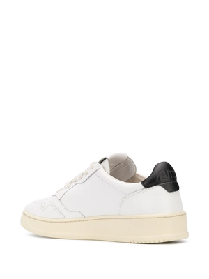 AUTRY - Men Medalist Low Leather Sneakers