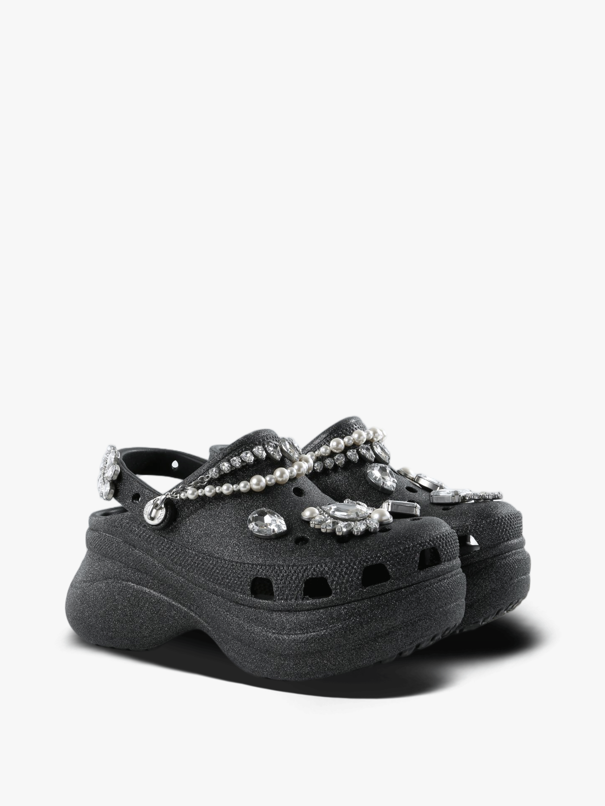 Black shoes, front view