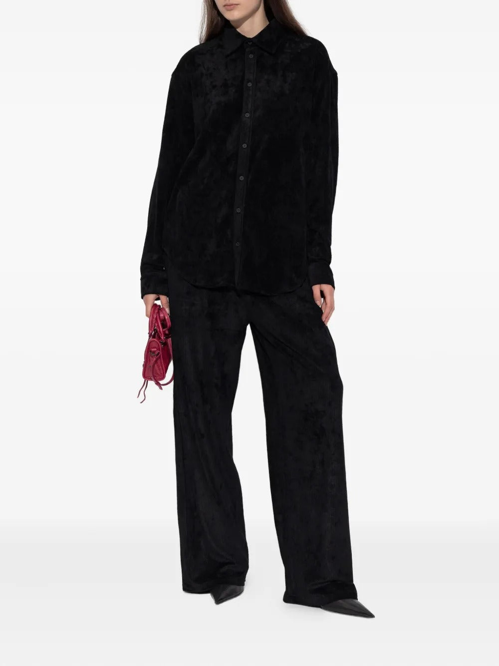 Black shirt, full body view