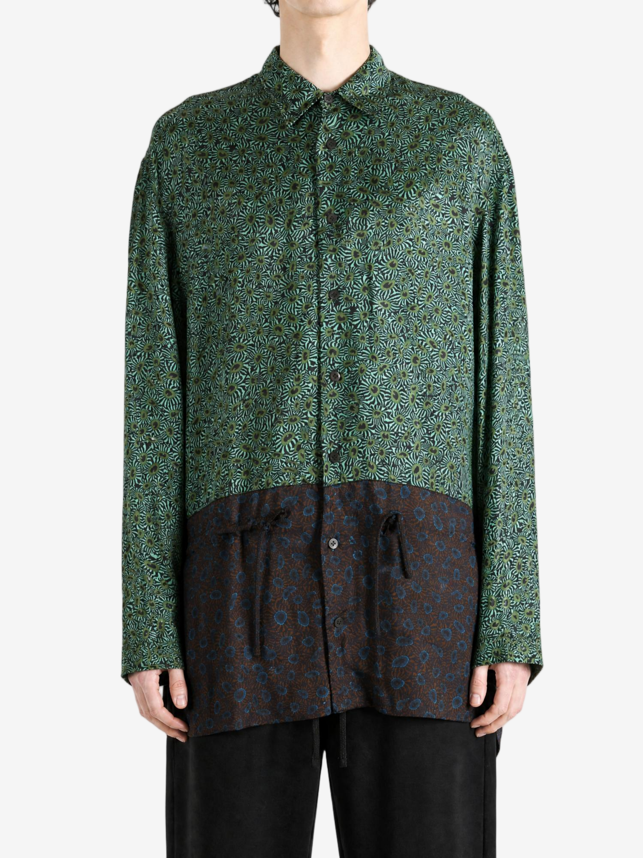 Green shirt, full body view