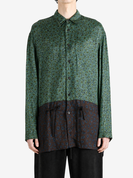 Green shirt, full body view