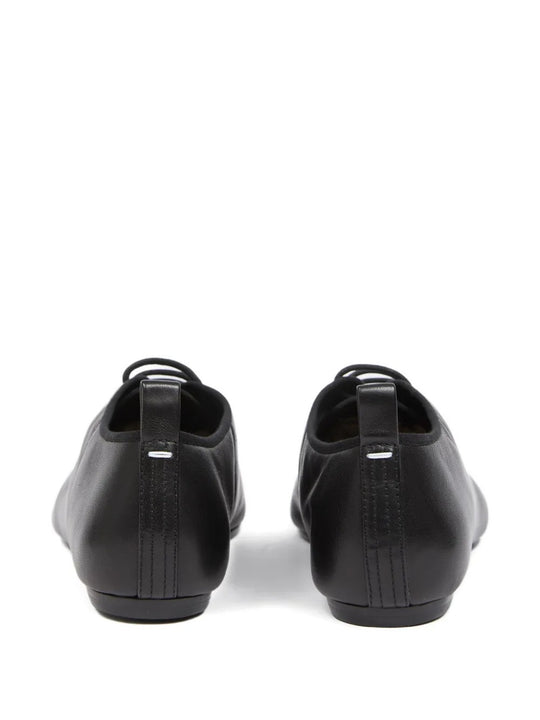 Black shoes, back view