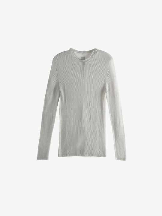 Grey t-shirt, front view