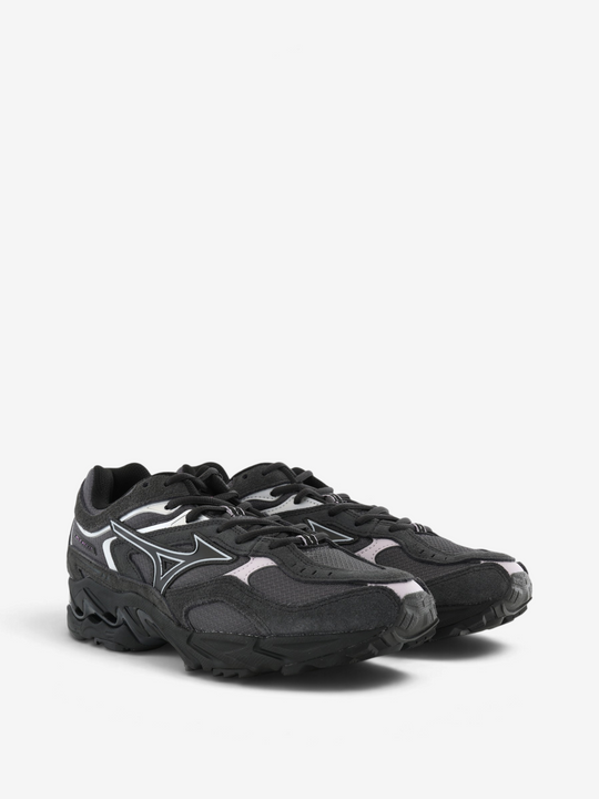 Black shoes, front view