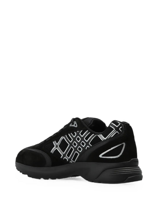Black shoes, front view