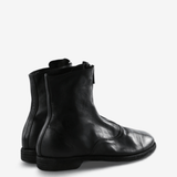 Black boots,back view