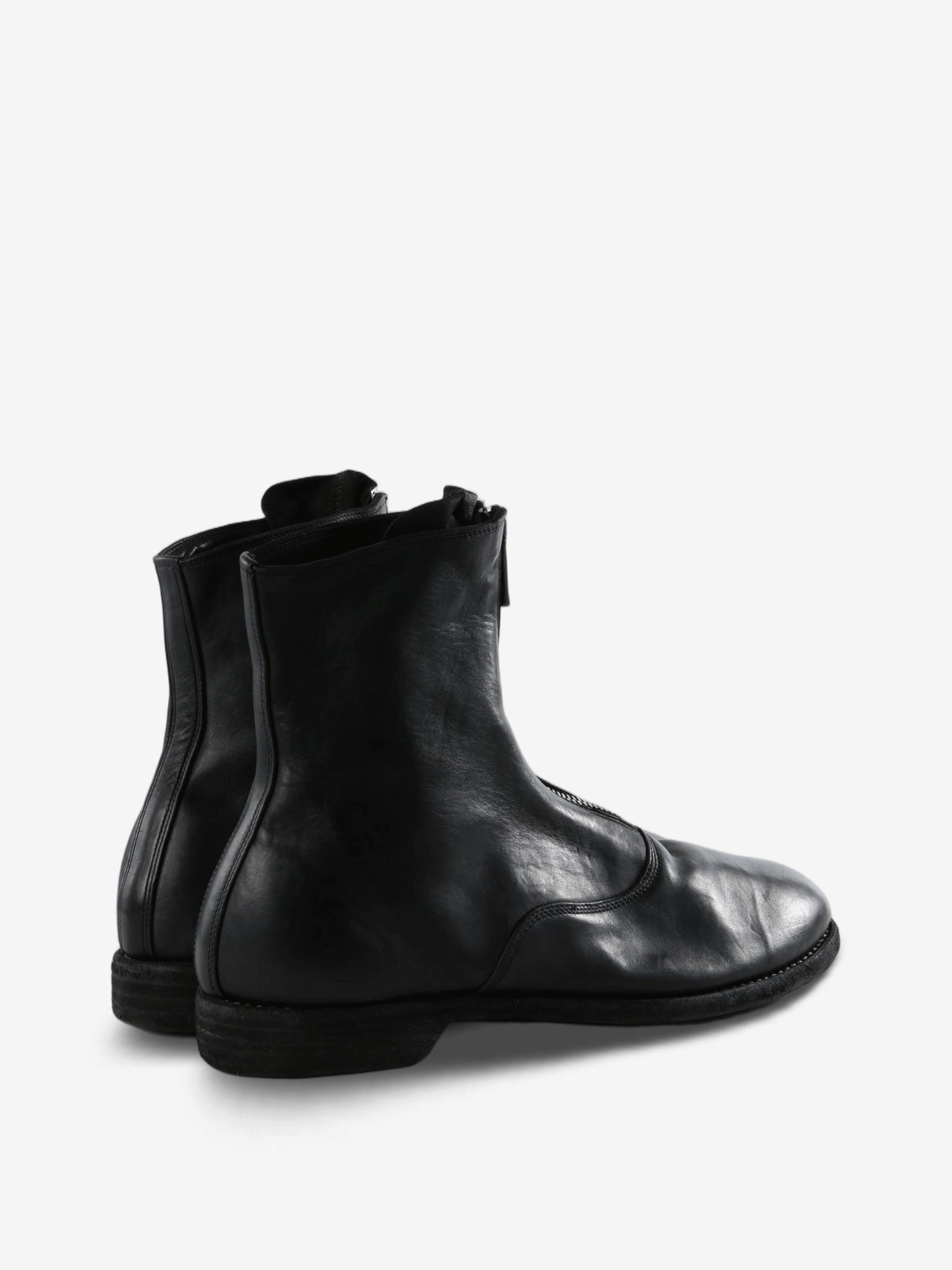 Black boots,back view