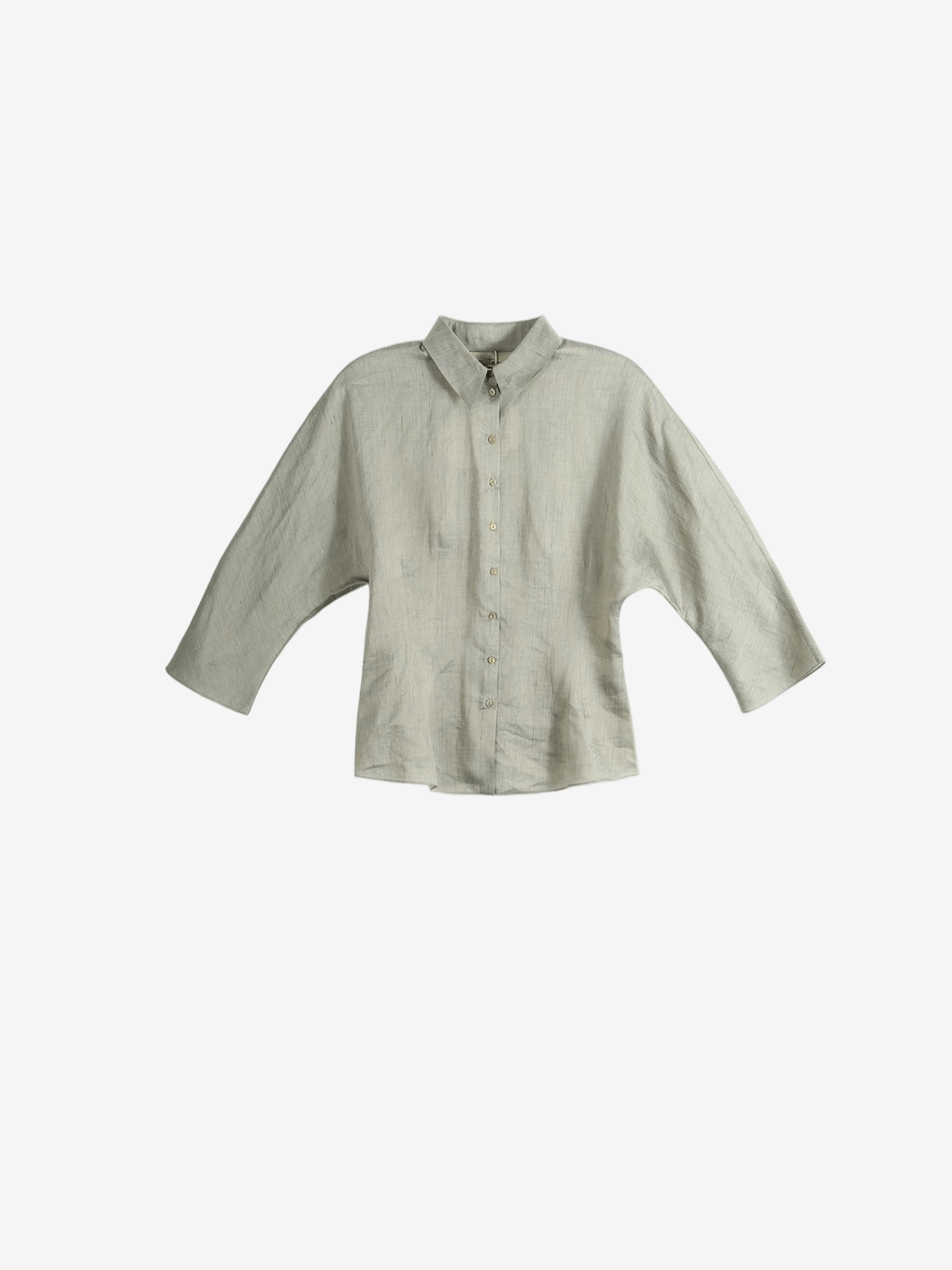 Grey shirt, front view