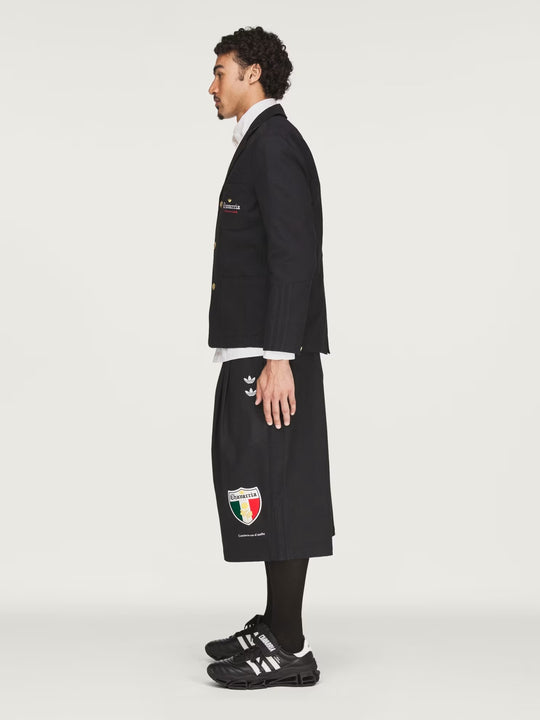 black blazer,full body view