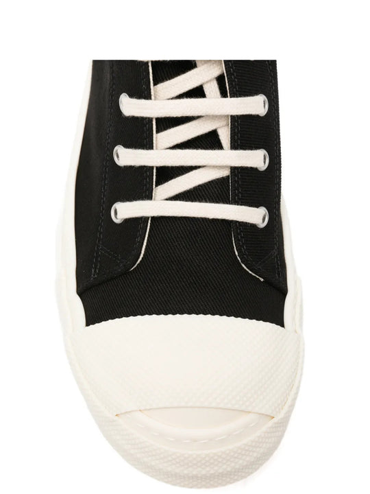 Black shoes, front view