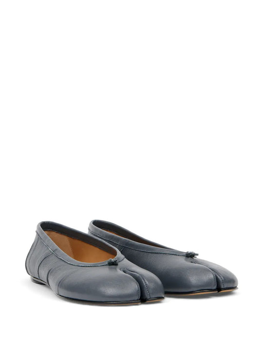 Grey shoes, front view