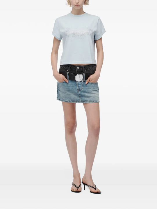 Blue t-shirt, full body view