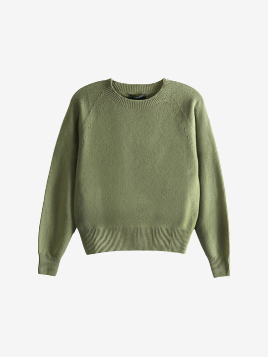 Green knitwear,front view