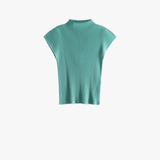Green shirt, front view