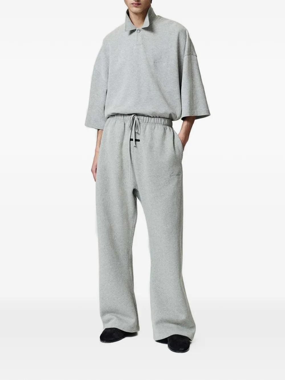 Grey pants, fullbody view