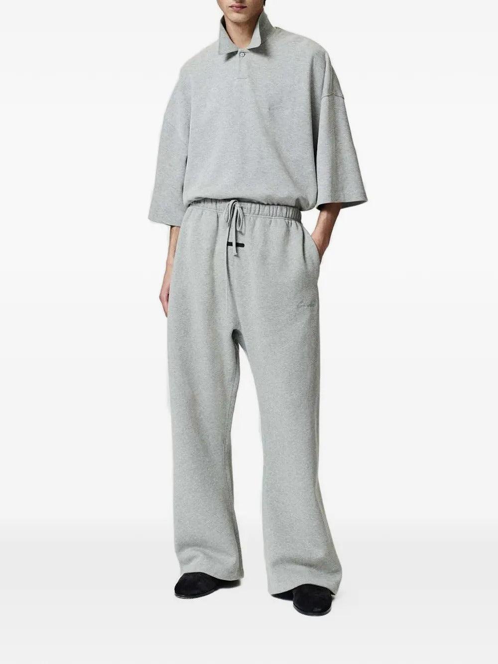 Grey pants, fullbody view