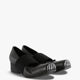 Black shoes, front view