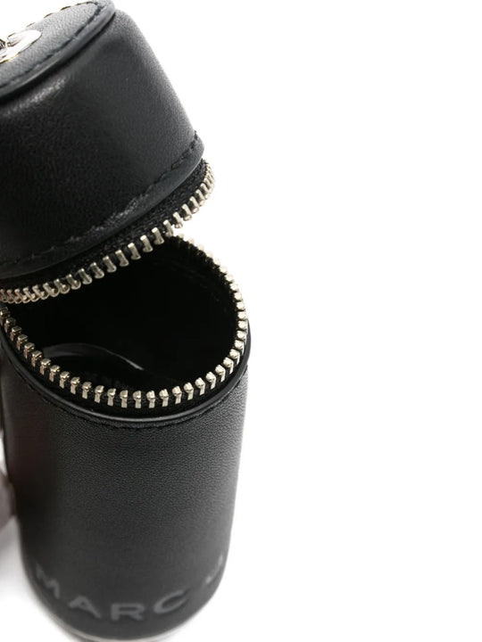 Black accessories, front view