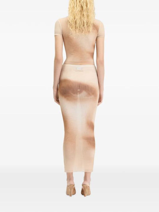 Tan t-shirt, full body view