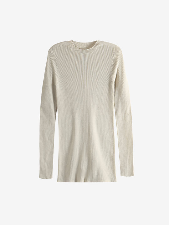 White t-shirt,front view